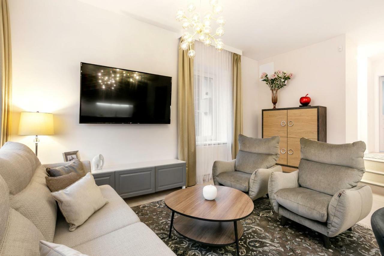 Luxury For Everyone - Hills Park Lux Apartments 3 VNO Eksteriør billede